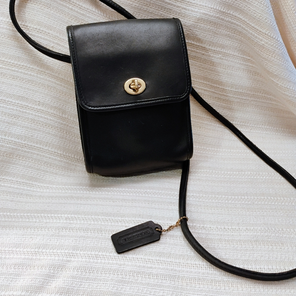 Vintage Coach leather crossbody